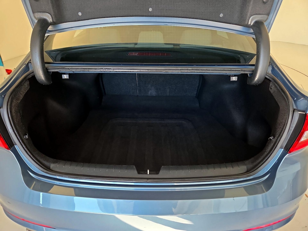 Trunk/Cargo (Seats Up)