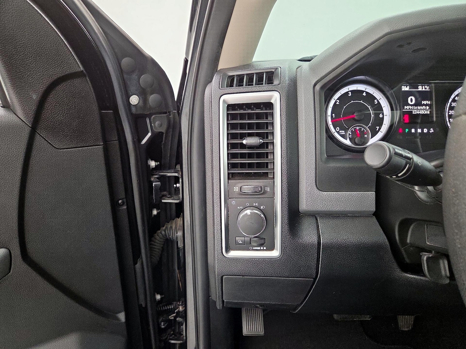 2016 RAM Ram 1500 Pickup SLT - Photo 14