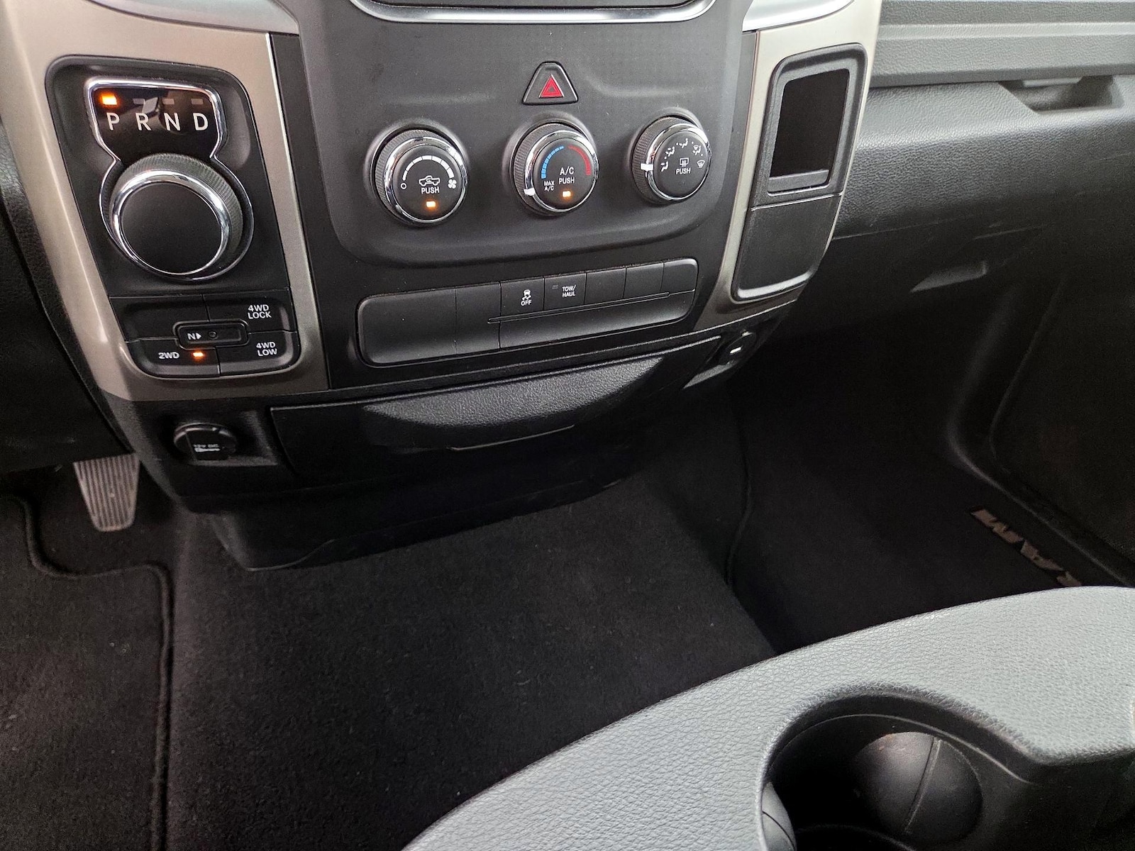 2016 RAM Ram 1500 Pickup SLT - Photo 16