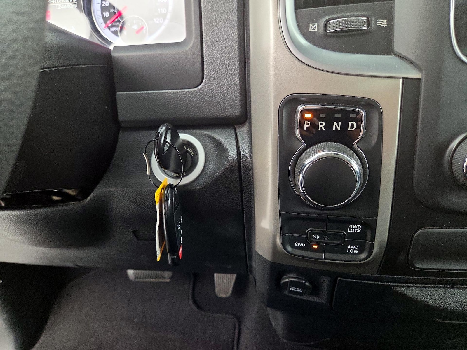 2016 RAM Ram 1500 Pickup SLT - Photo 17