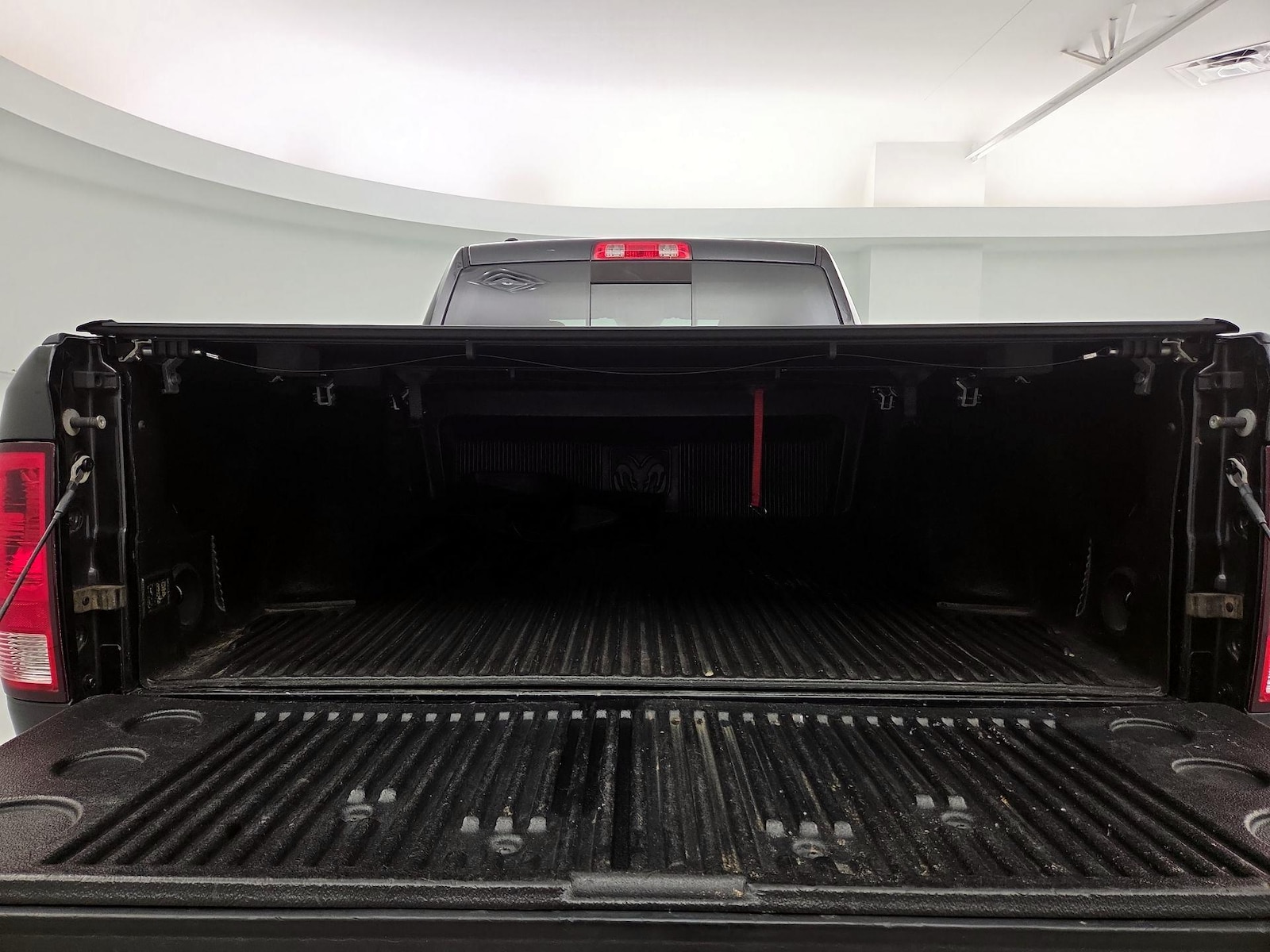 2016 RAM Ram 1500 Pickup SLT - Photo 20