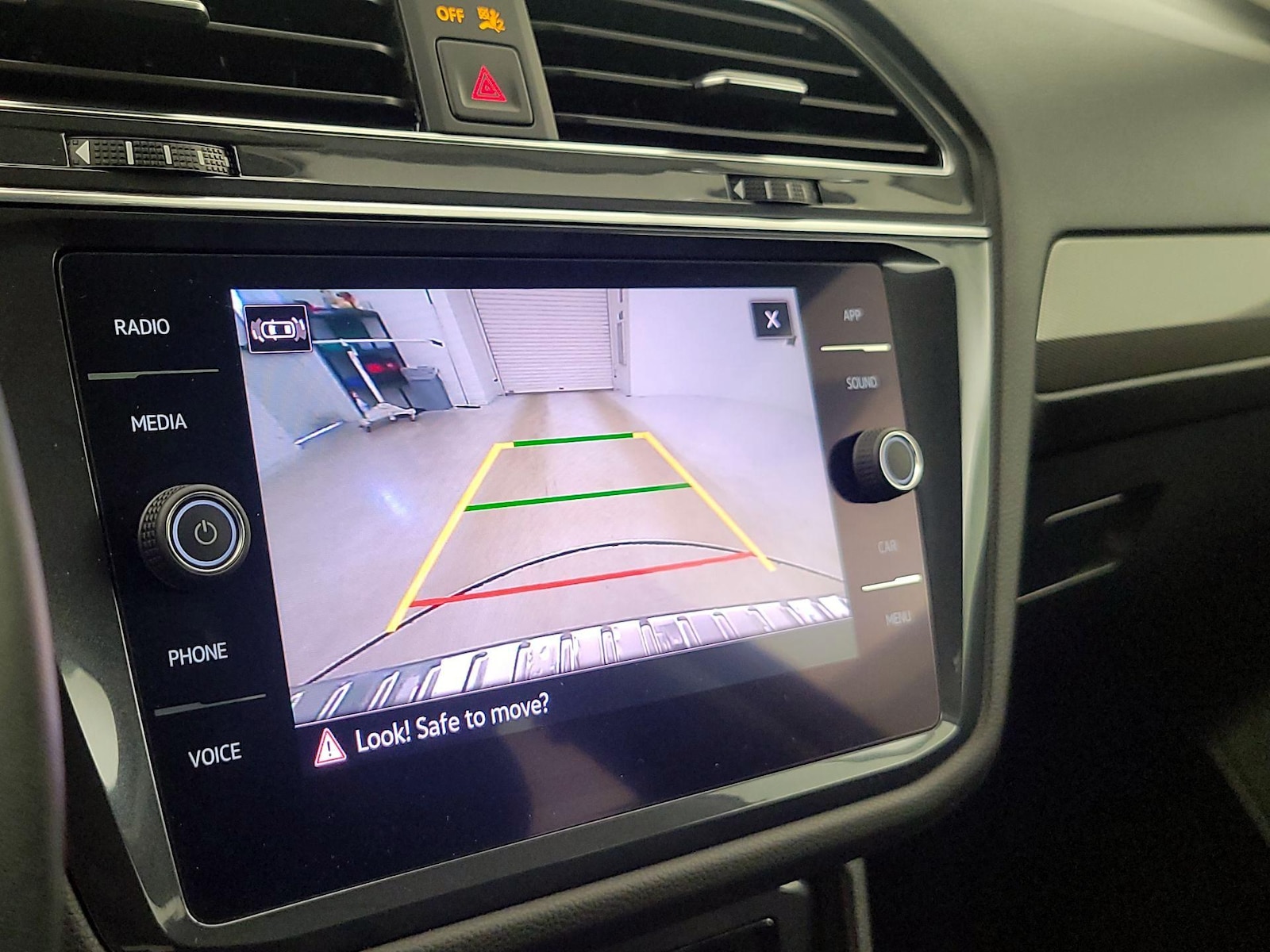 2022 Volkswagen Tiguan SE - Photo 15