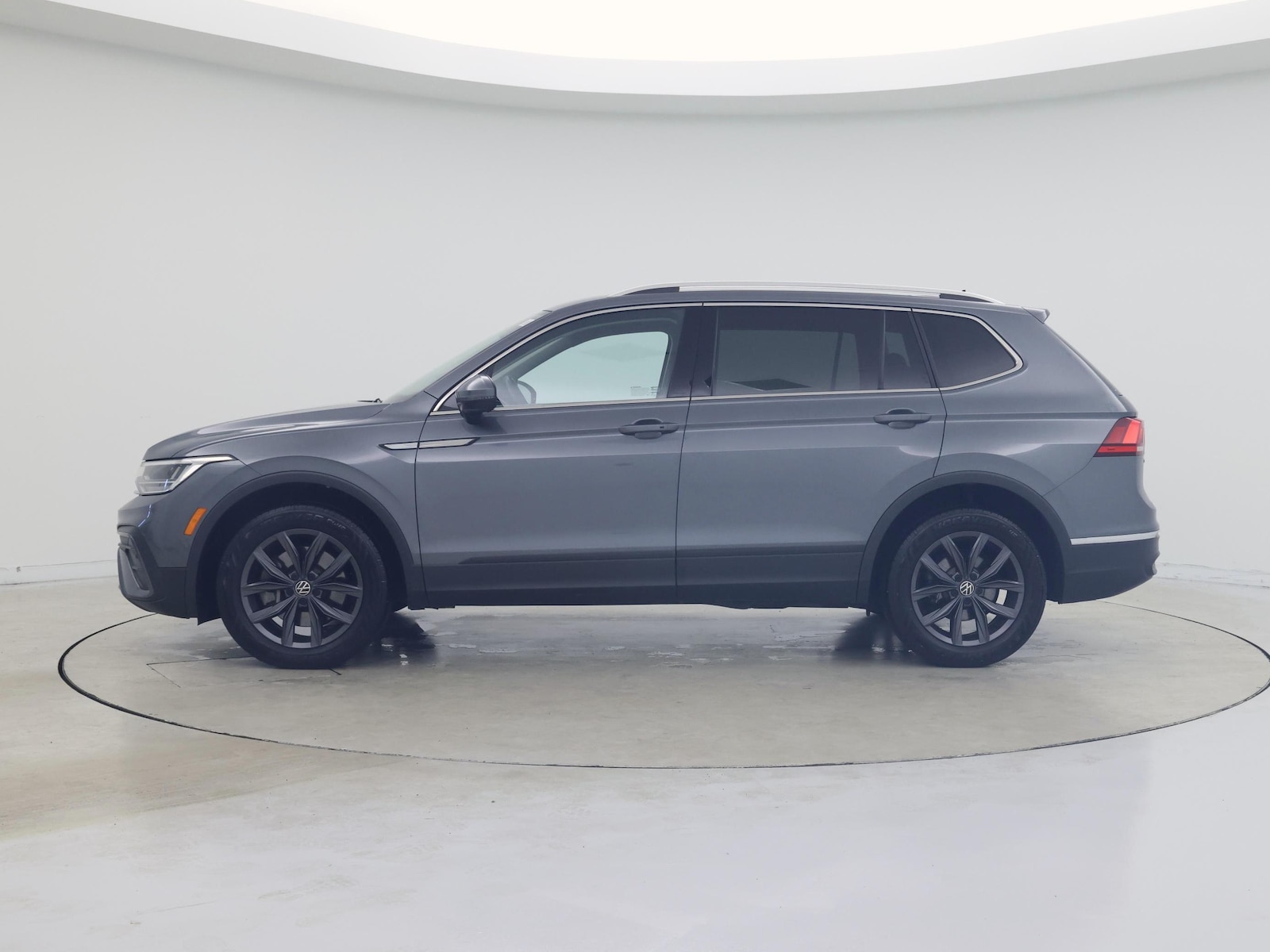 2022 Volkswagen Tiguan SE - Photo 4
