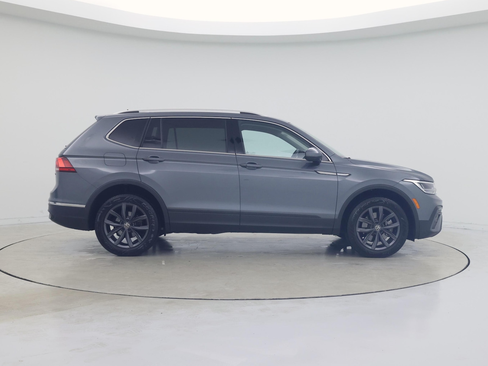 2022 Volkswagen Tiguan SE - Photo 8