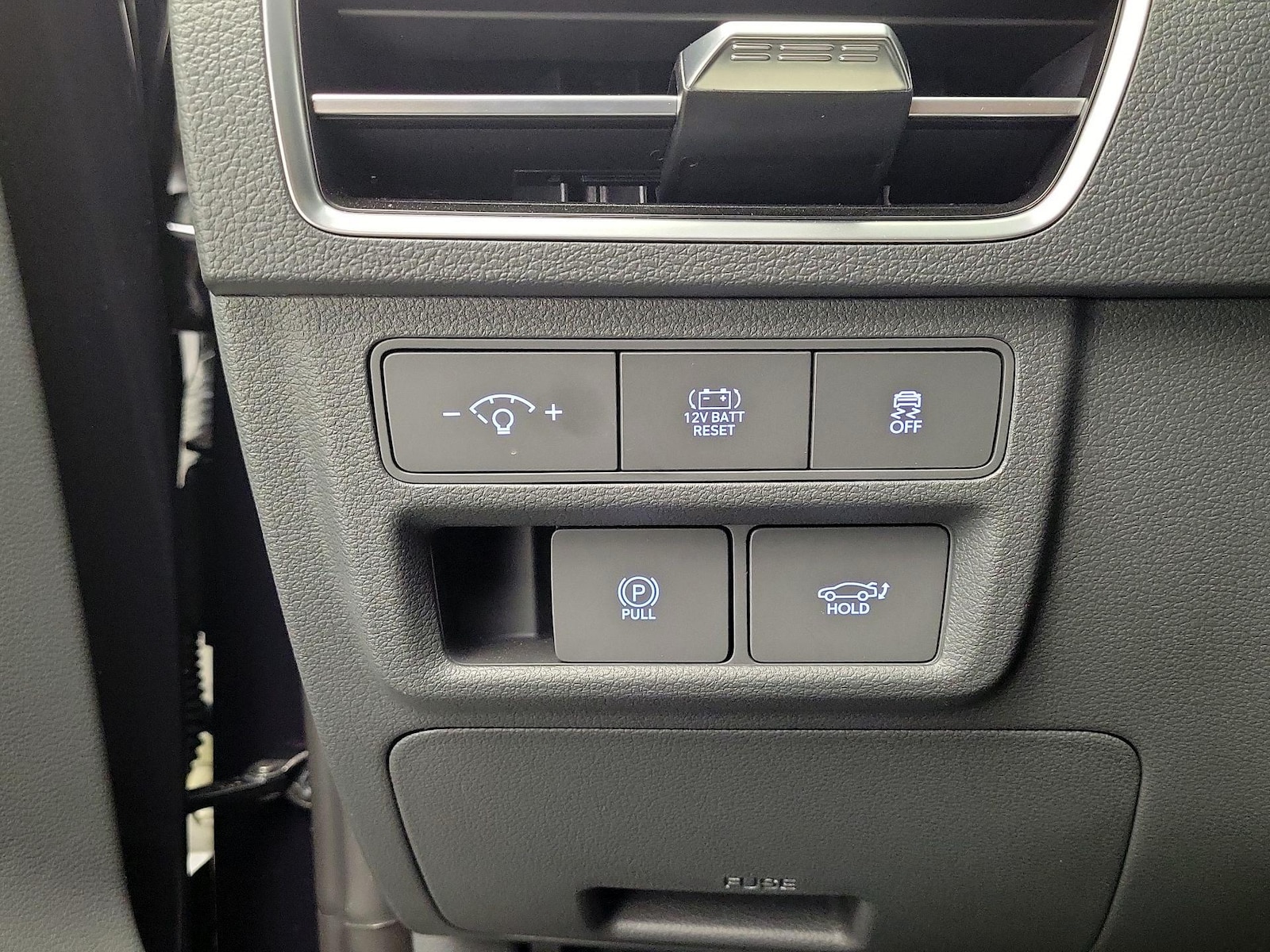 2026 Hyundai Sonata Hybrid Limited - Photo 14