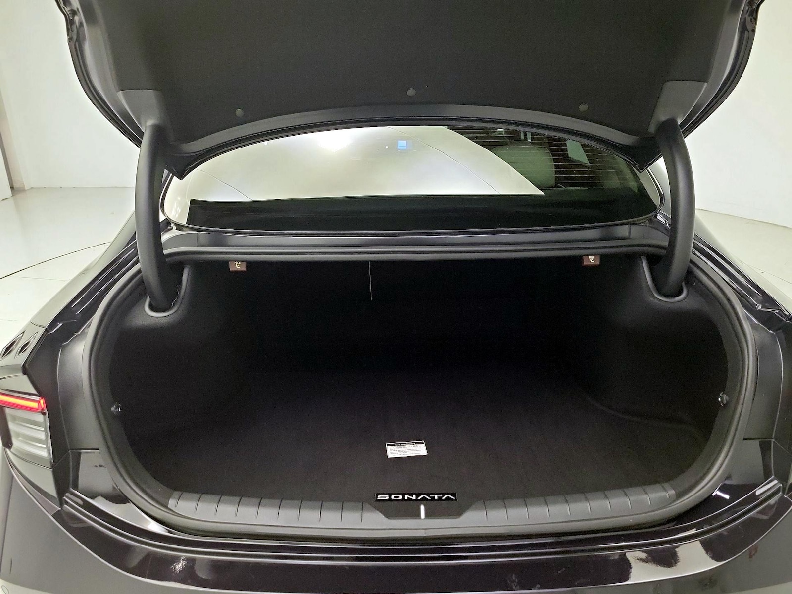2026 Hyundai Sonata Hybrid Limited - Photo 23