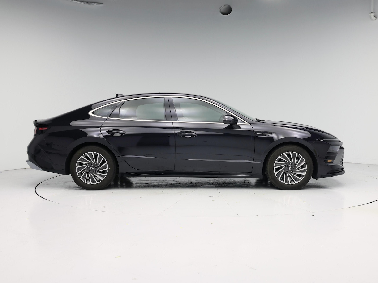 2026 Hyundai Sonata Hybrid Limited - Photo 8