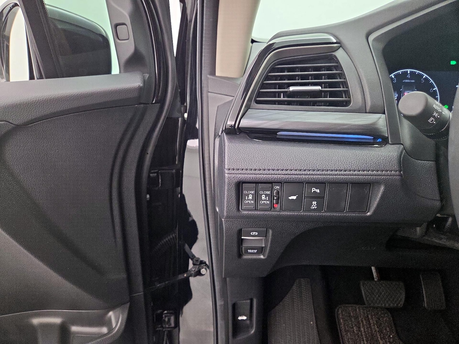 2026 Honda Odyssey Elite - Photo 14