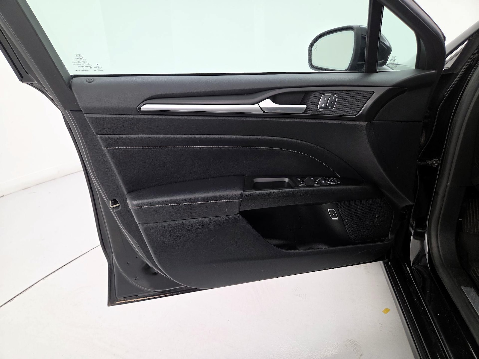 2018 Ford Fusion Energi Titanium - Photo 13
