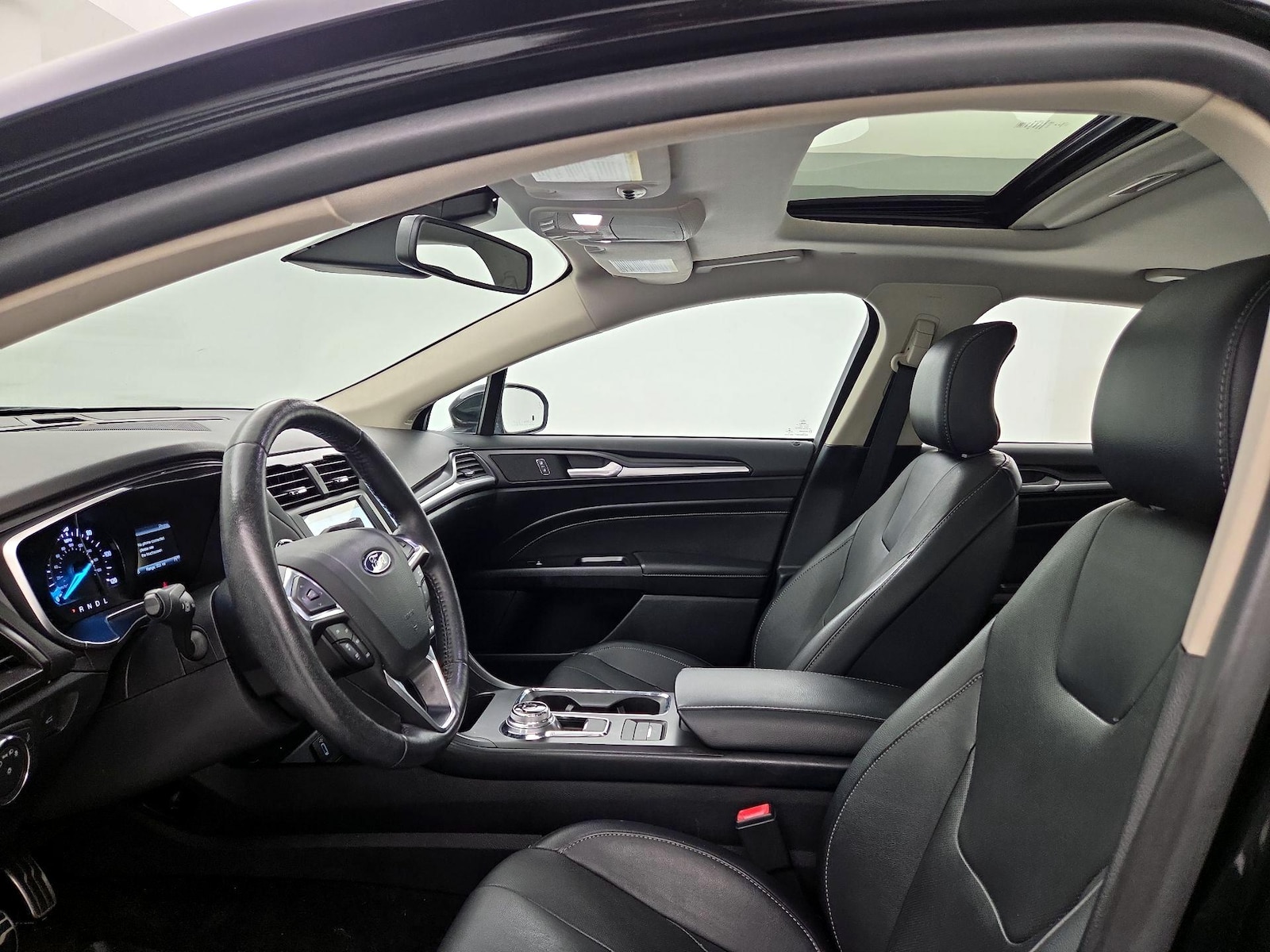 Sunroof(s) & Overhead Airbags