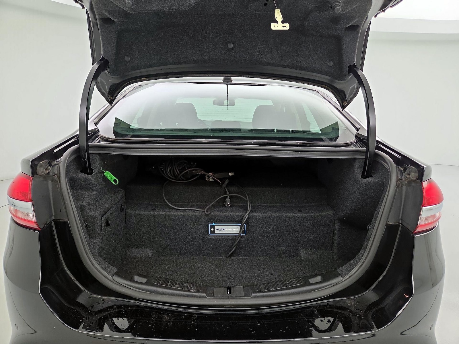 2018 Ford Fusion Energi Titanium - Photo 23