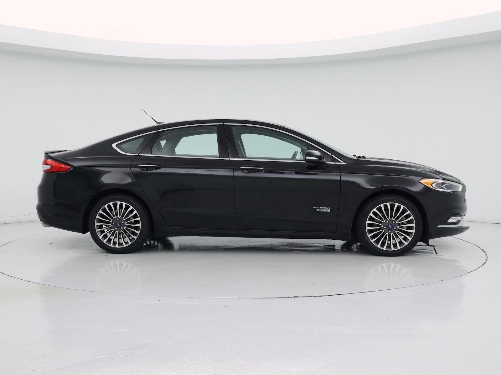 2018 Ford Fusion Energi Titanium - Photo 8