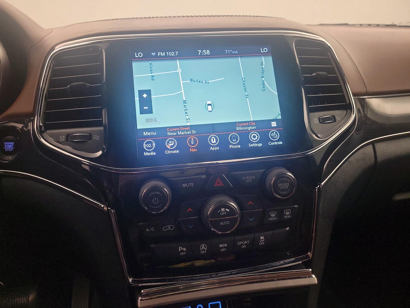 2020 Jeep Grand Cherokee Overland - Photo 12