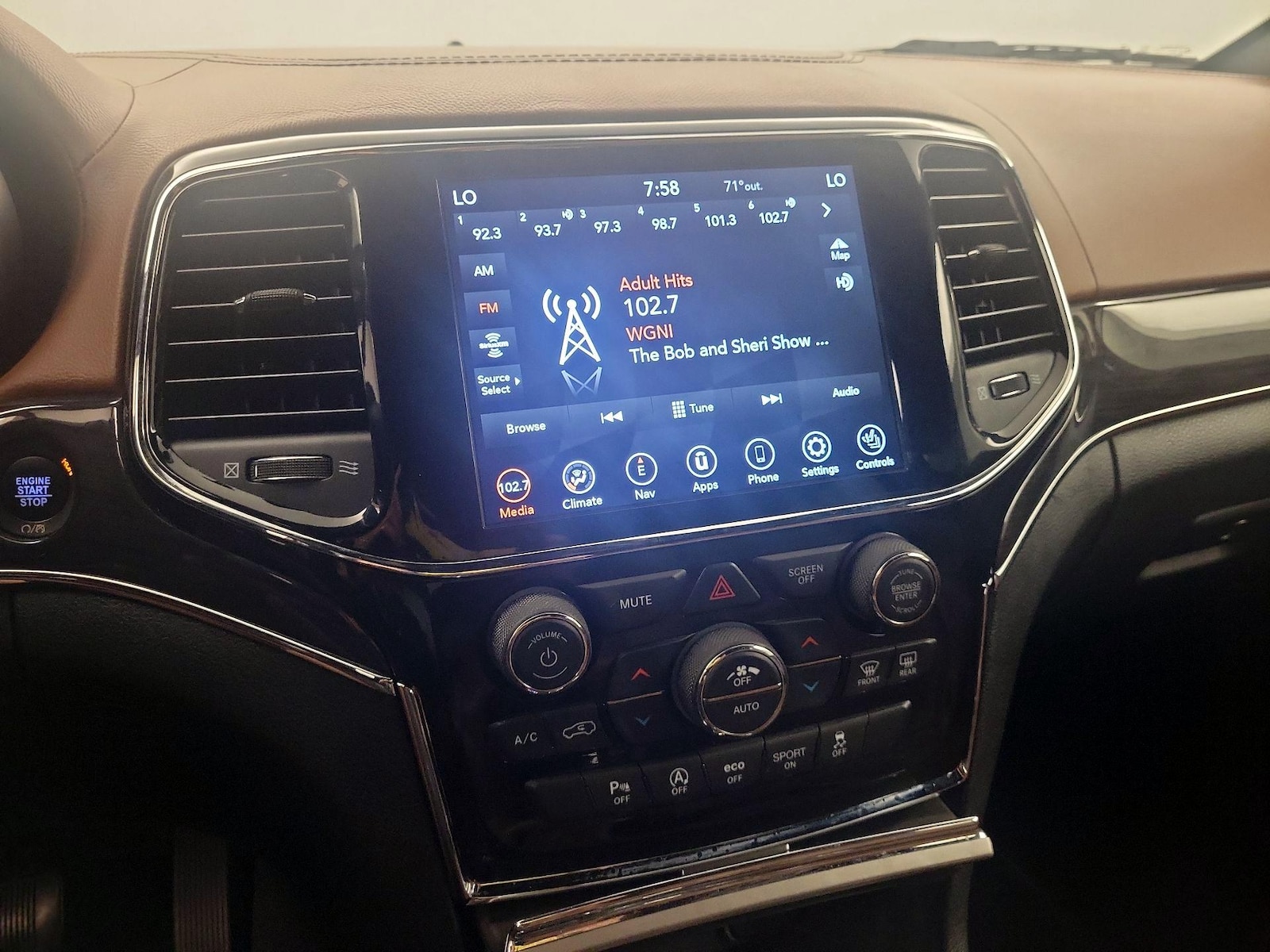 2020 Jeep Grand Cherokee Overland - Photo 14