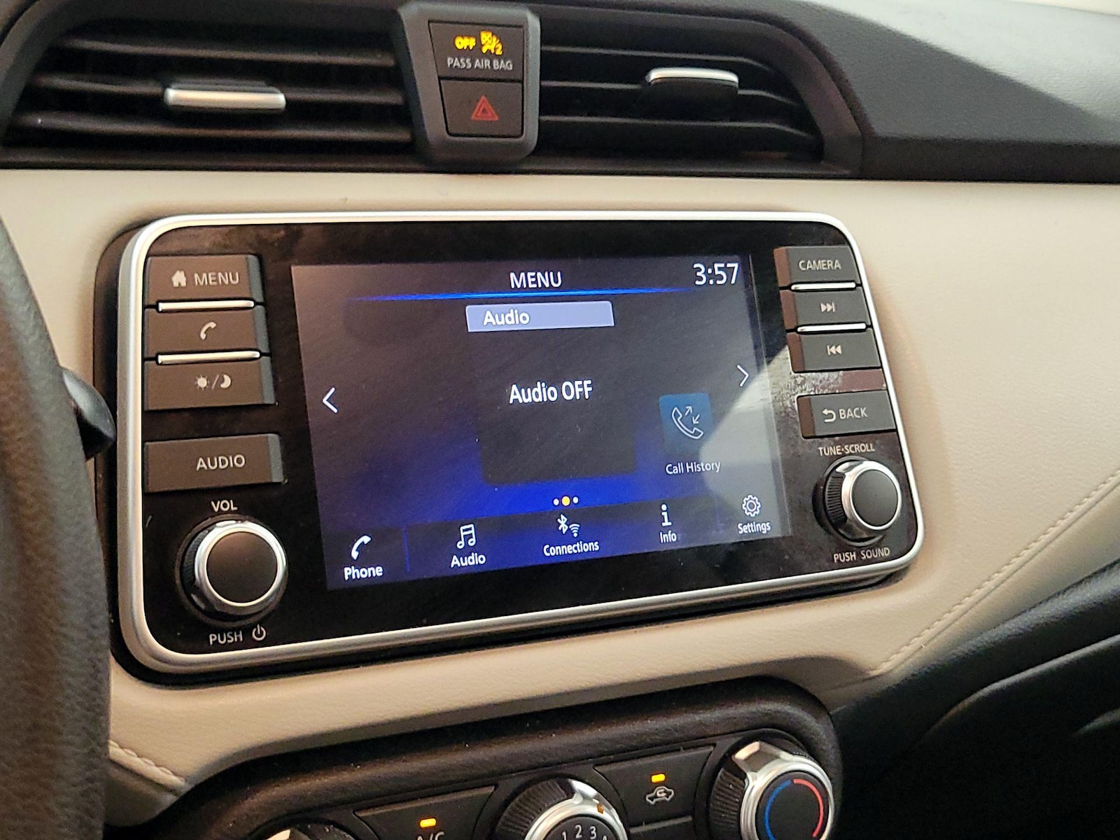 2021 Nissan Versa Sedan SV - Photo 16