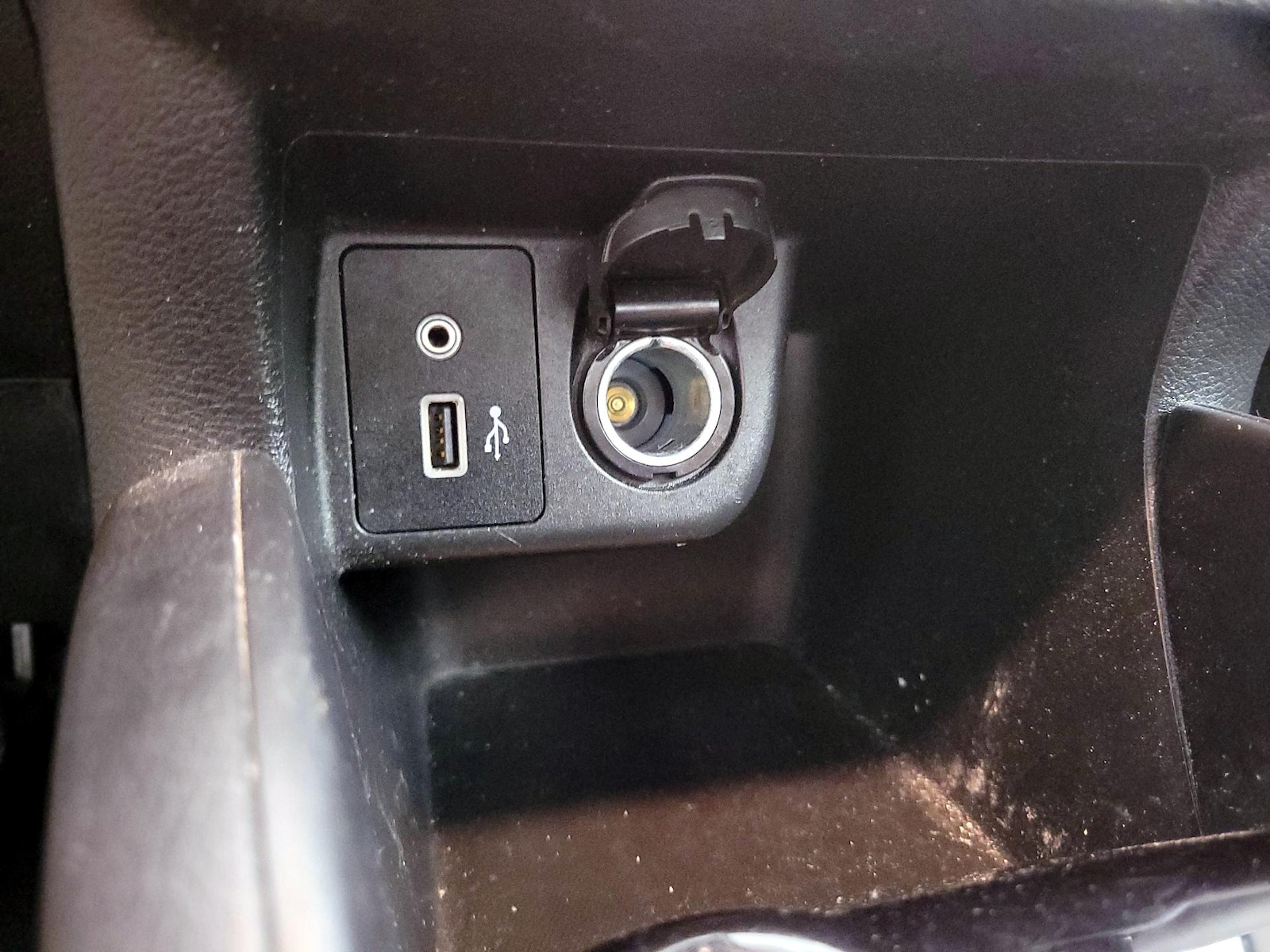 2021 Nissan Versa Sedan SV - Photo 19