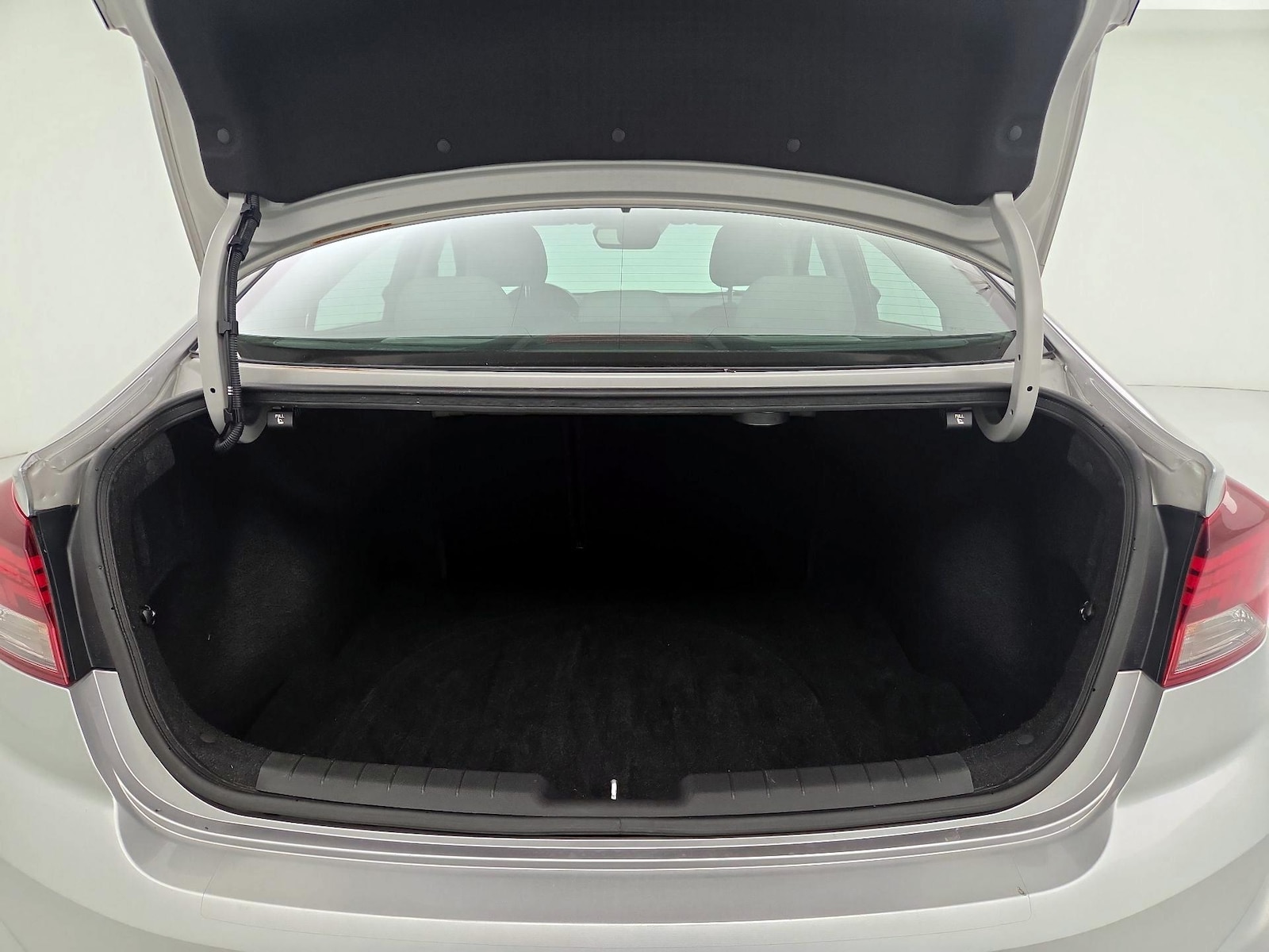 2020 Hyundai Elantra Limited - Photo 21