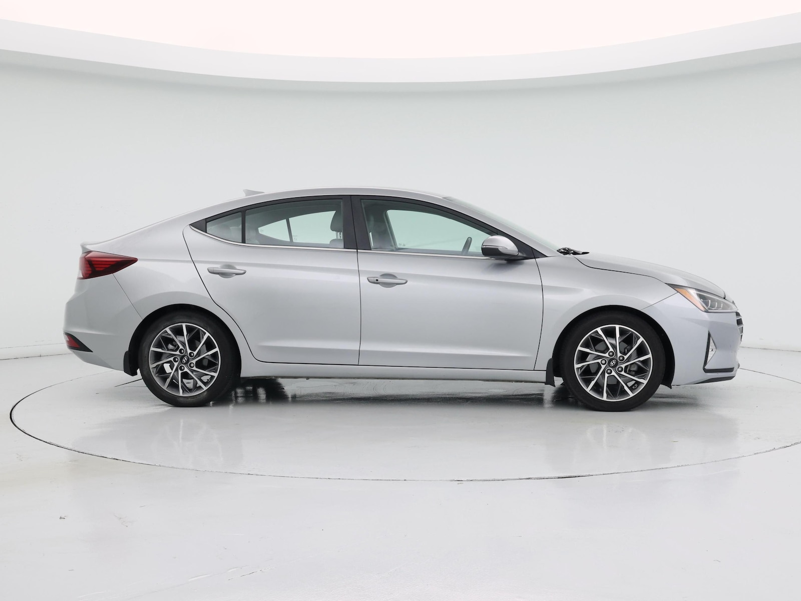 2020 Hyundai Elantra Limited - Photo 8