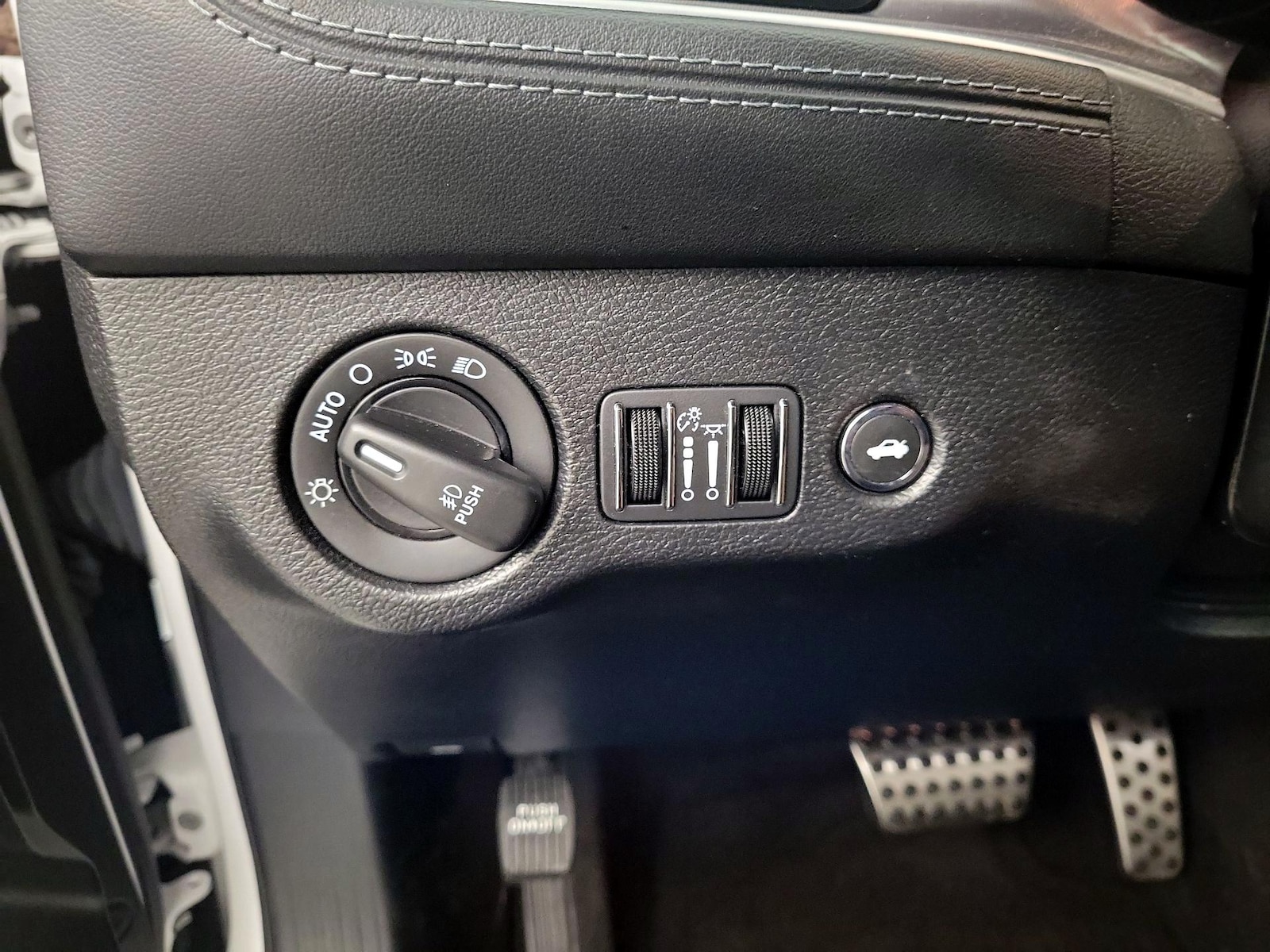 2021 Dodge Challenger R/T - Photo 14