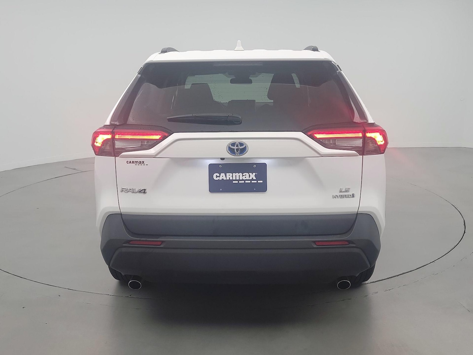 2024 Toyota RAV4 LE - Photo 6