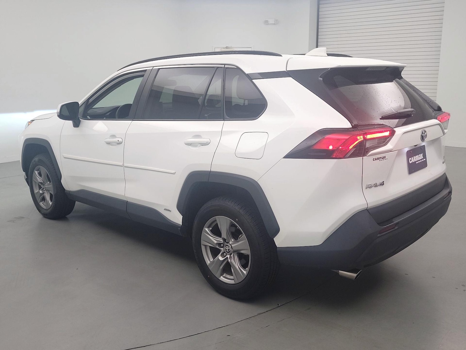 2024 Toyota RAV4 LE - Photo 7