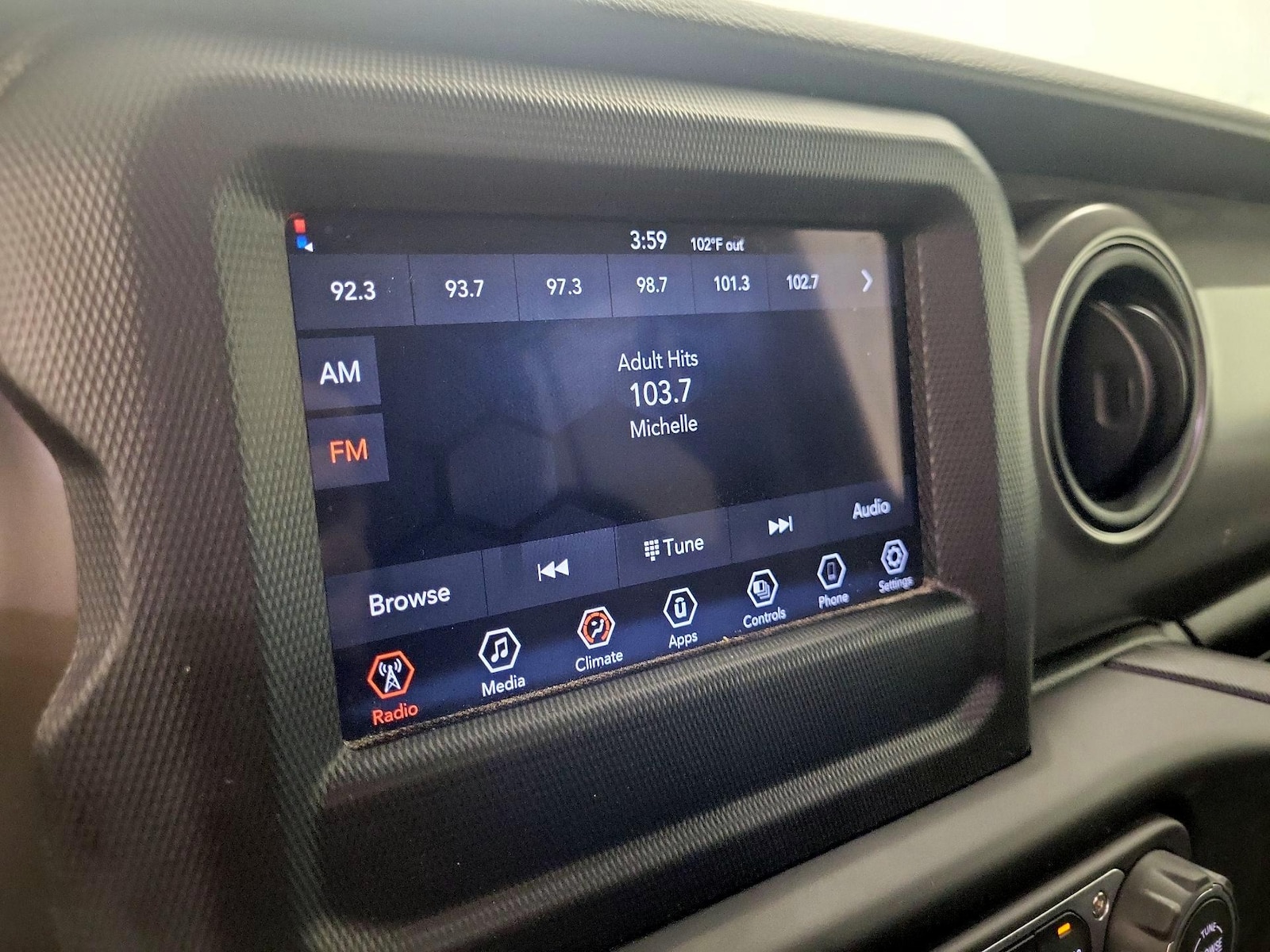 2023 Jeep Wrangler 4-Door Willys - Photo 16