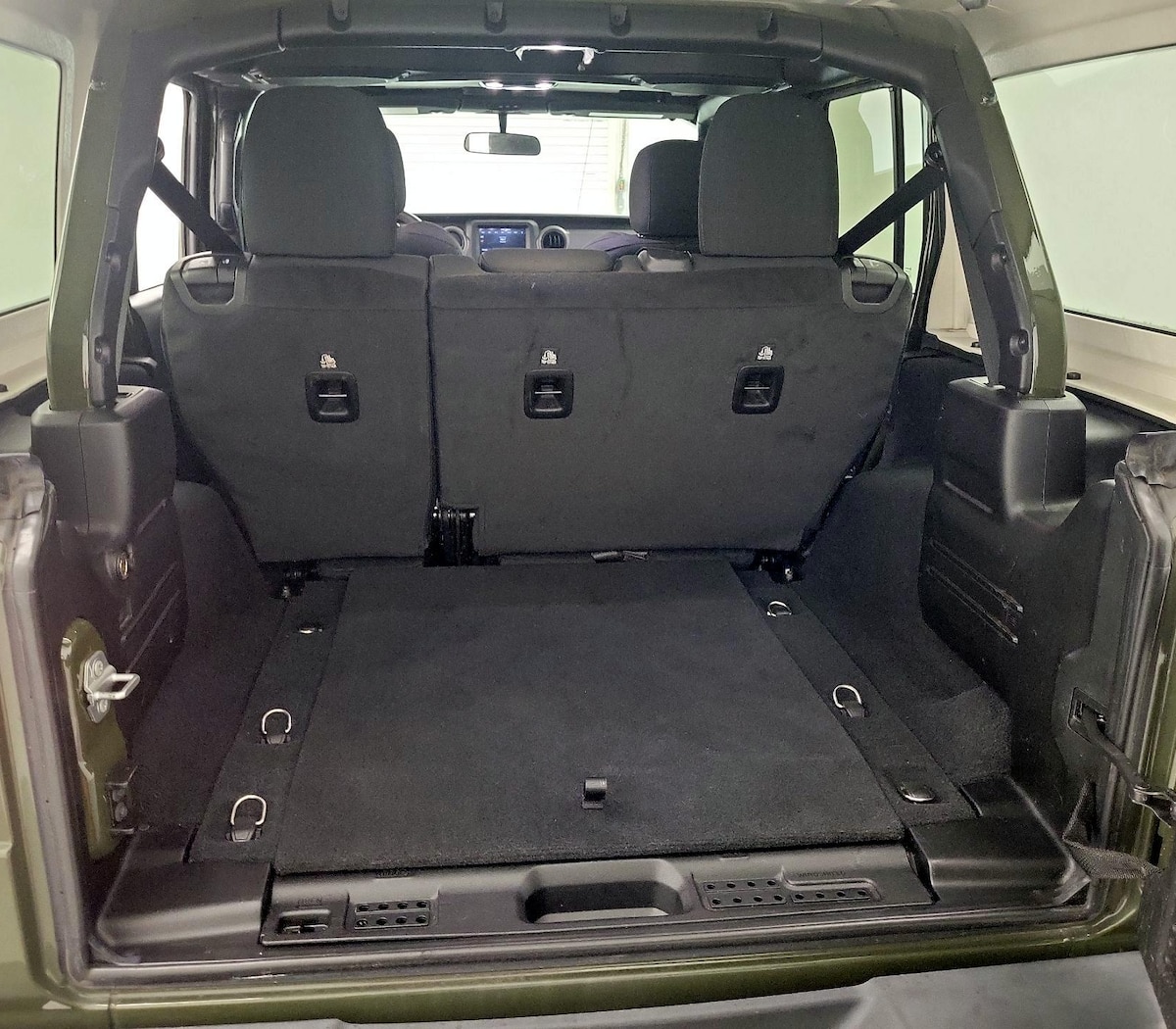 Trunk/Cargo (Seats Up)