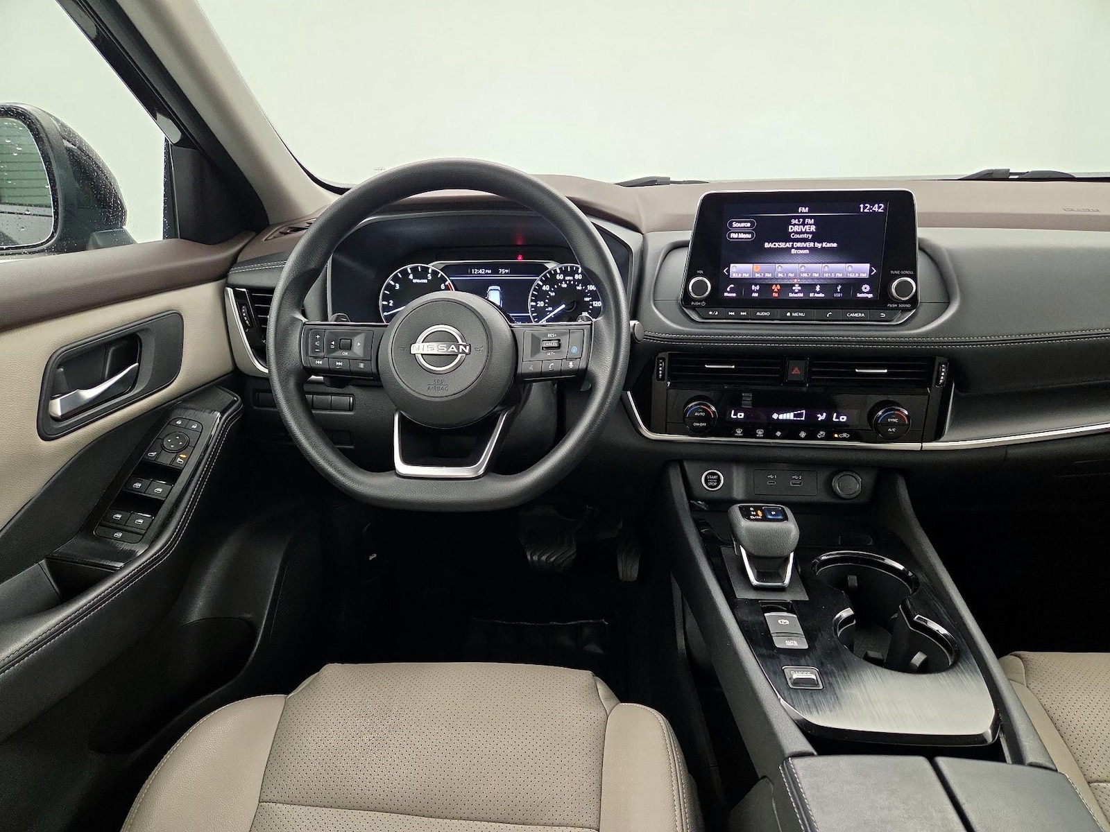 2022 Nissan Rogue SV - Photo 11