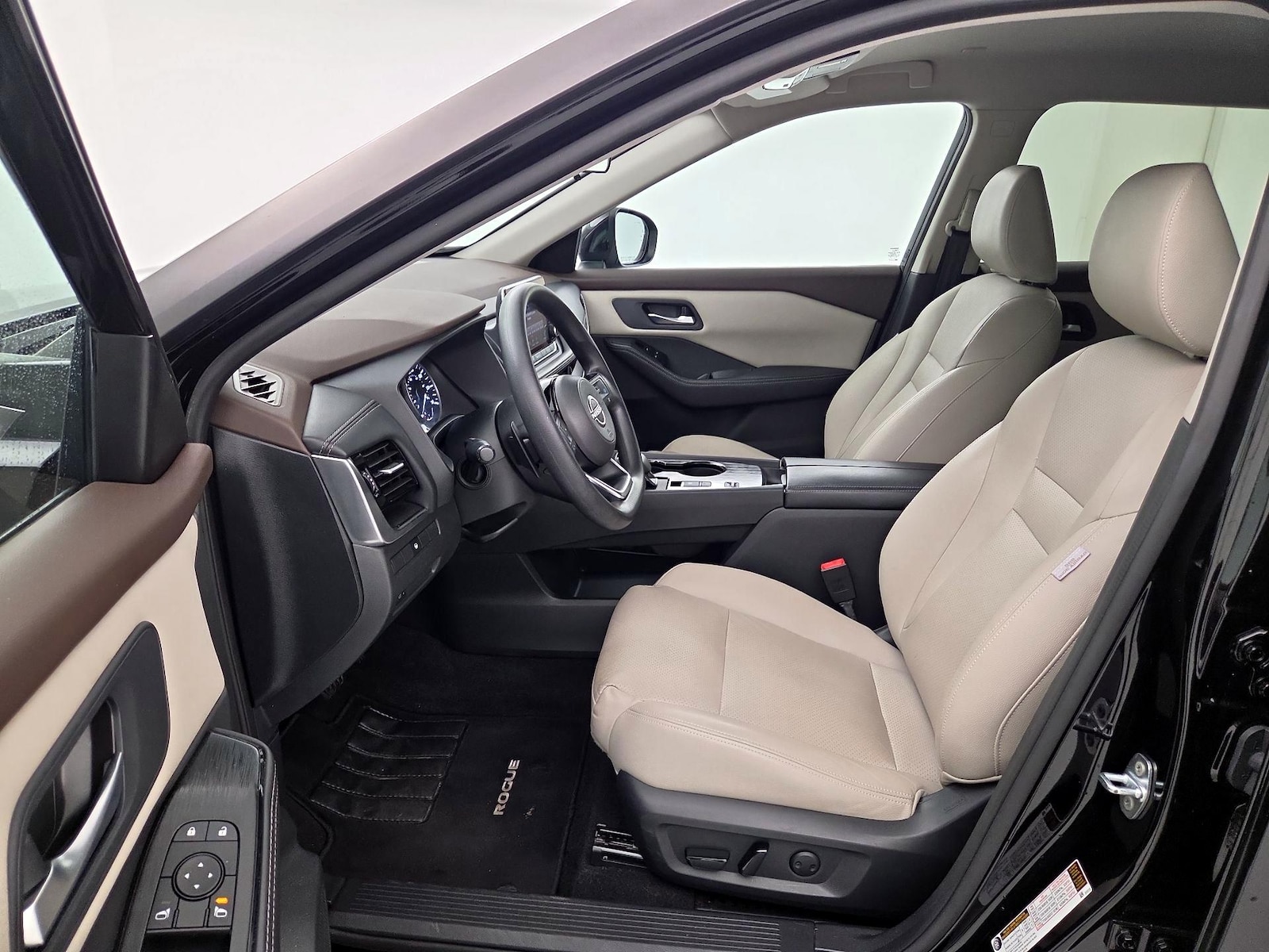 2022 Nissan Rogue SV - Photo 12
