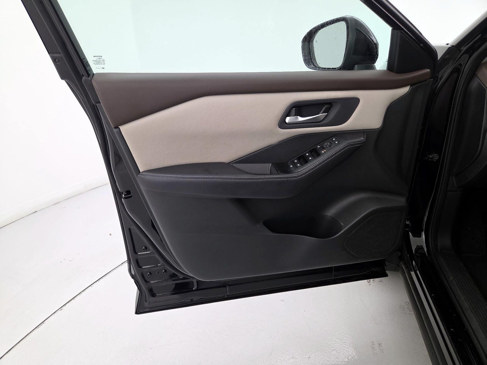 2022 Nissan Rogue SV - Photo 13