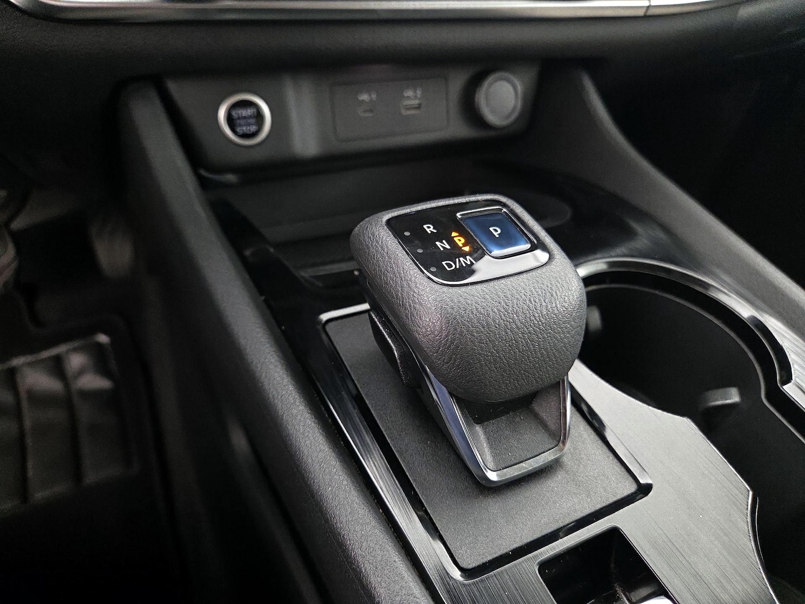 2022 Nissan Rogue SV - Photo 18
