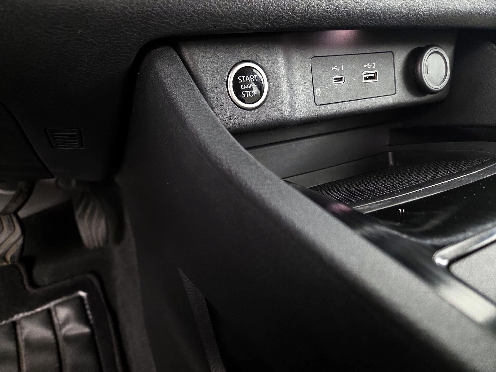 2022 Nissan Rogue SV - Photo 19