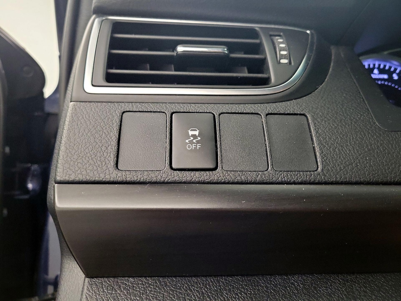 2017 Toyota Camry LE - Photo 12