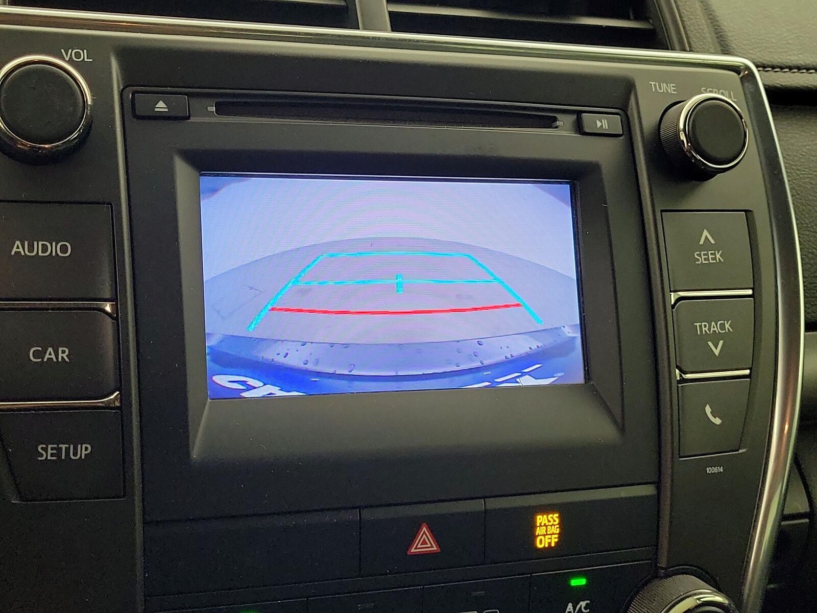2017 Toyota Camry LE - Photo 13