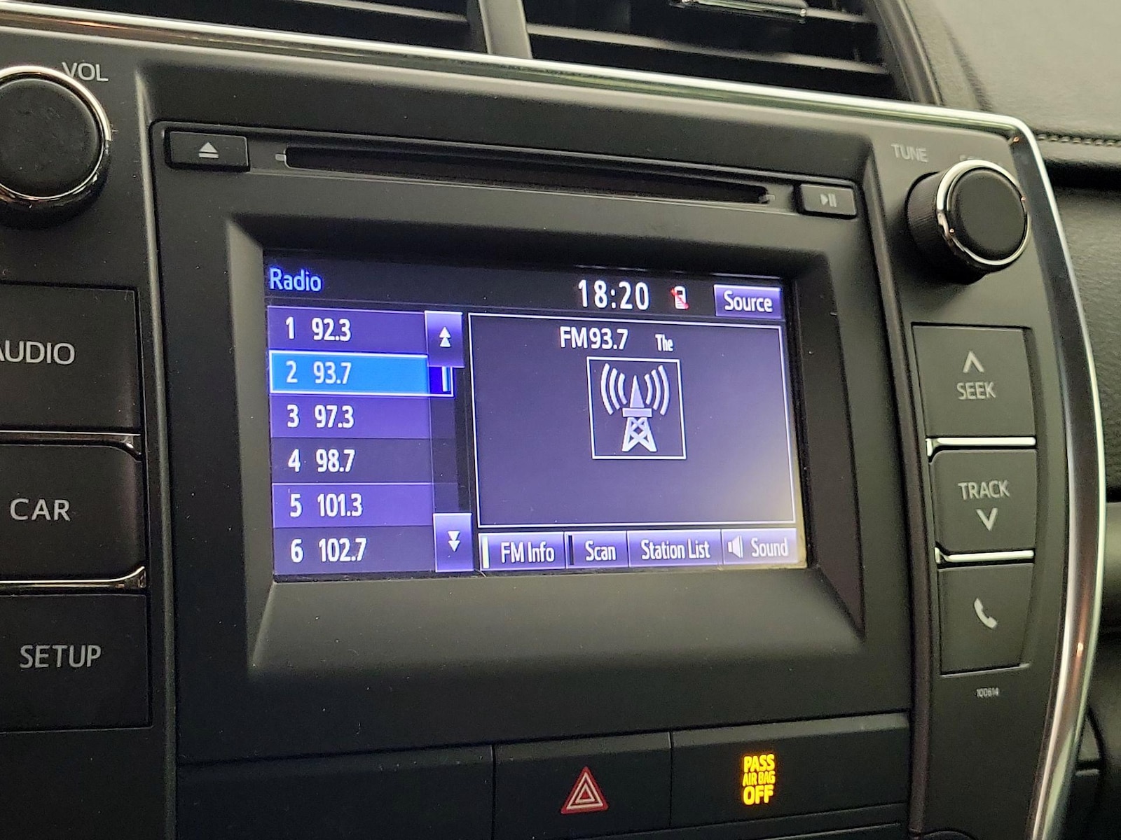 2017 Toyota Camry LE - Photo 14