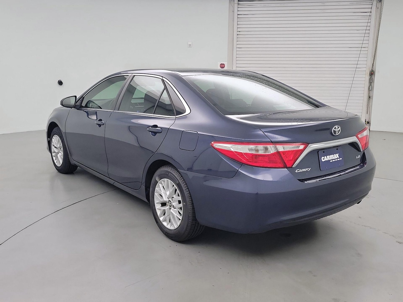 2017 Toyota Camry LE - Photo 7