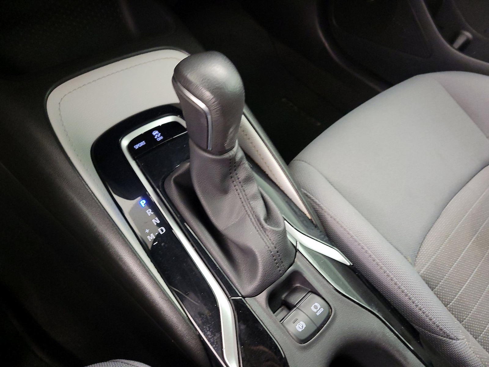 2020 Toyota Corolla SE - Photo 18