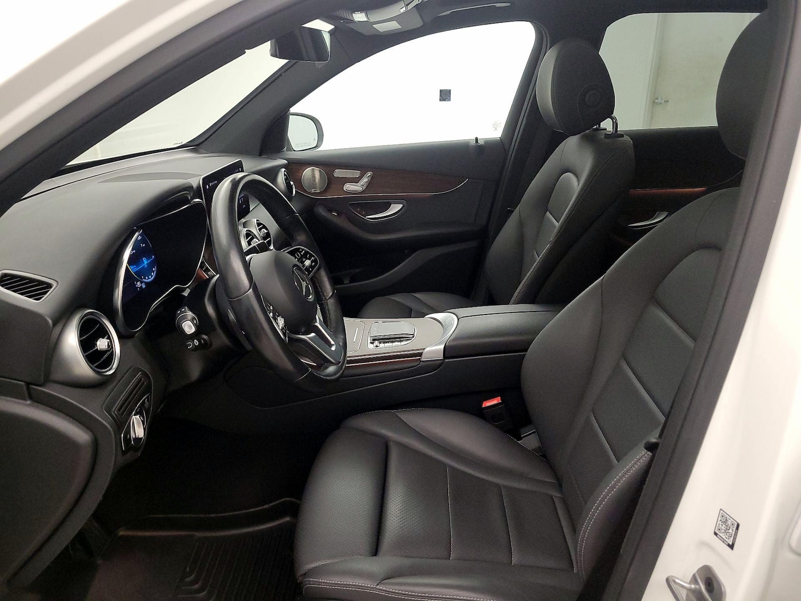2022 Mercedes-Benz GLC GLC300 - Photo 12