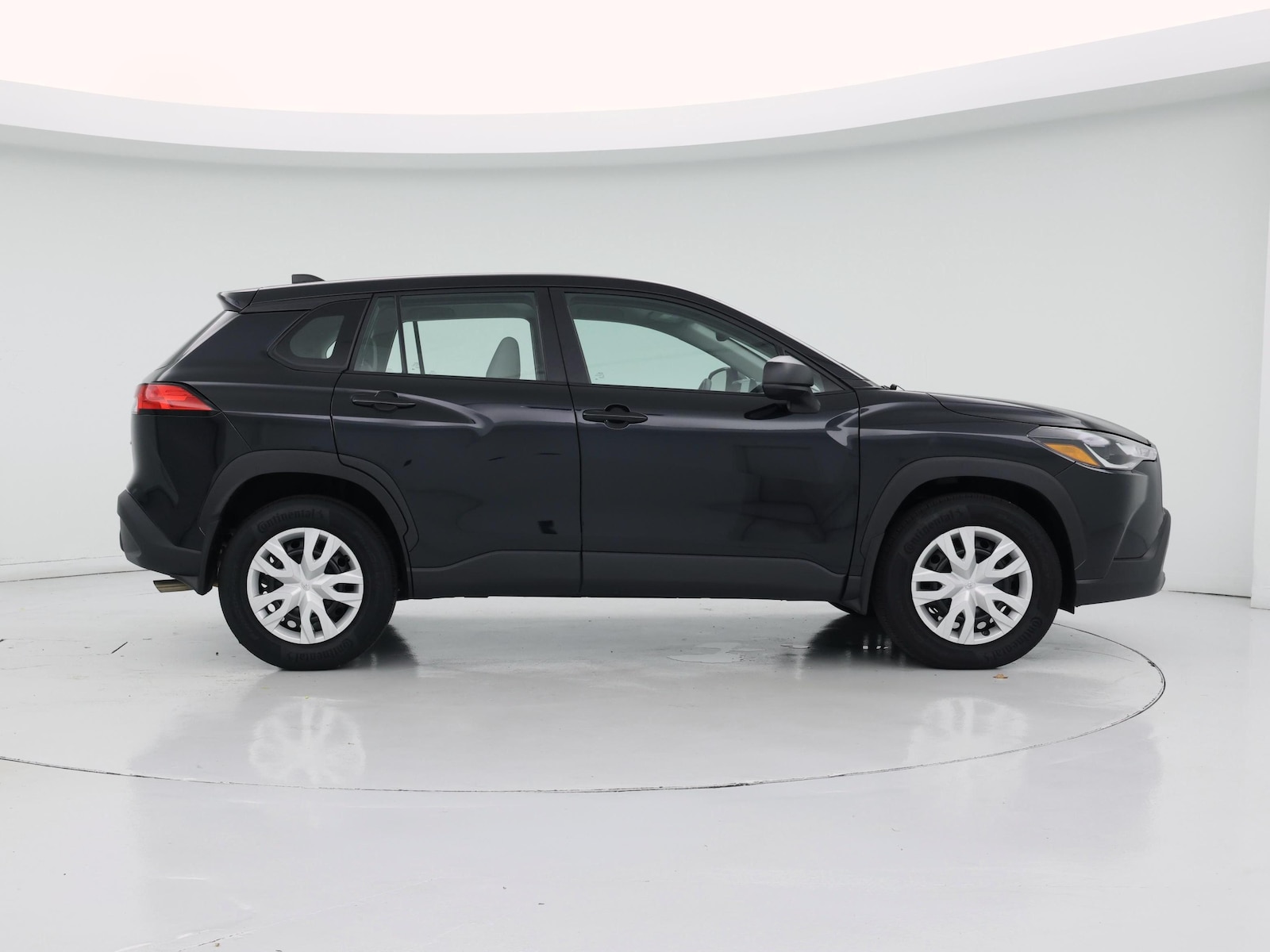 2025 Toyota Corolla Cross L - Photo 8