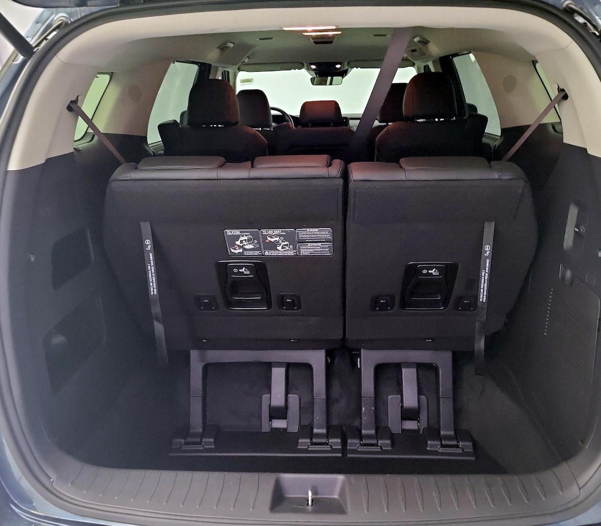 Trunk/Cargo (Seats Up)