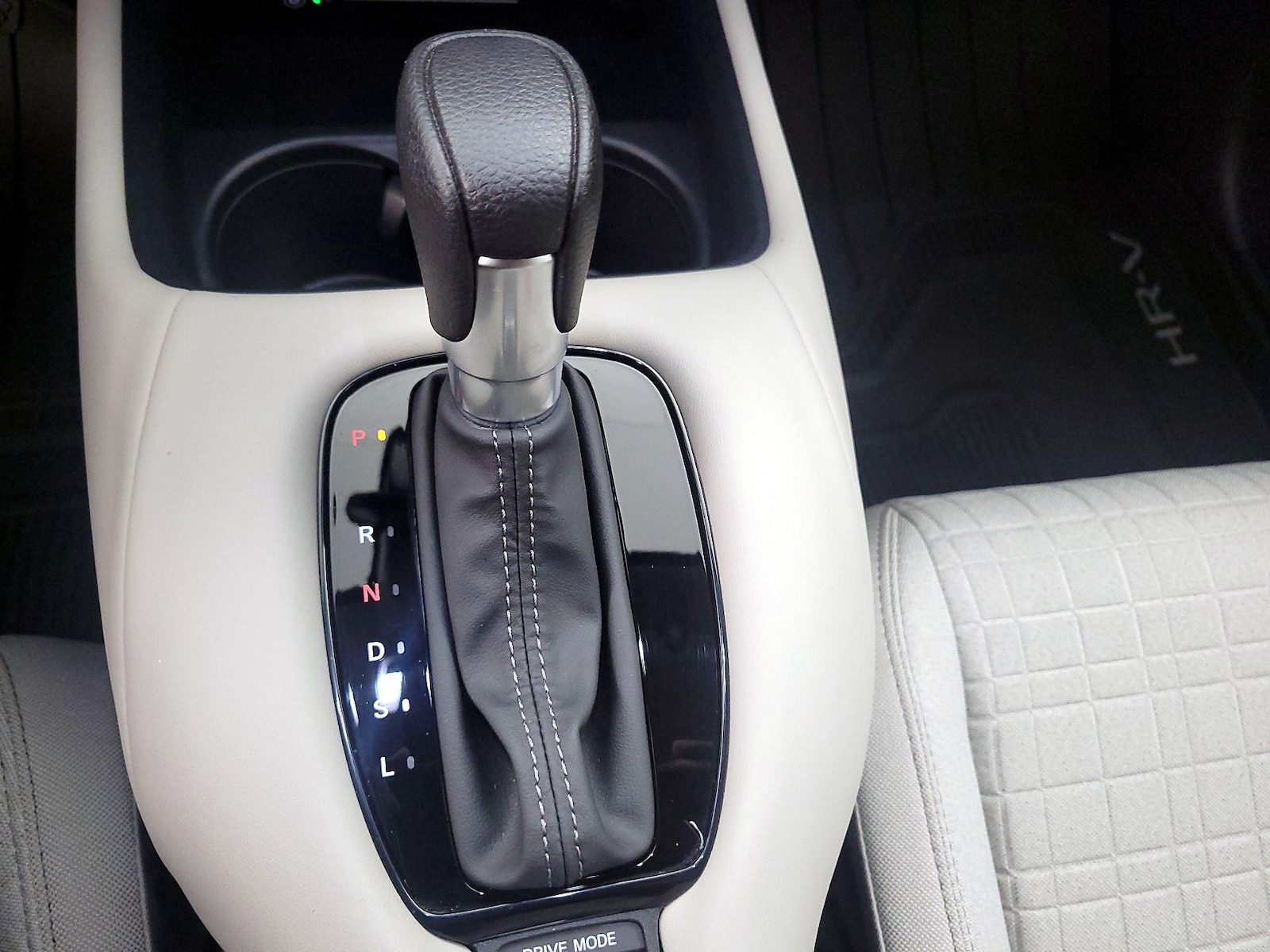 2027 Honda HR-V LX - Photo 18