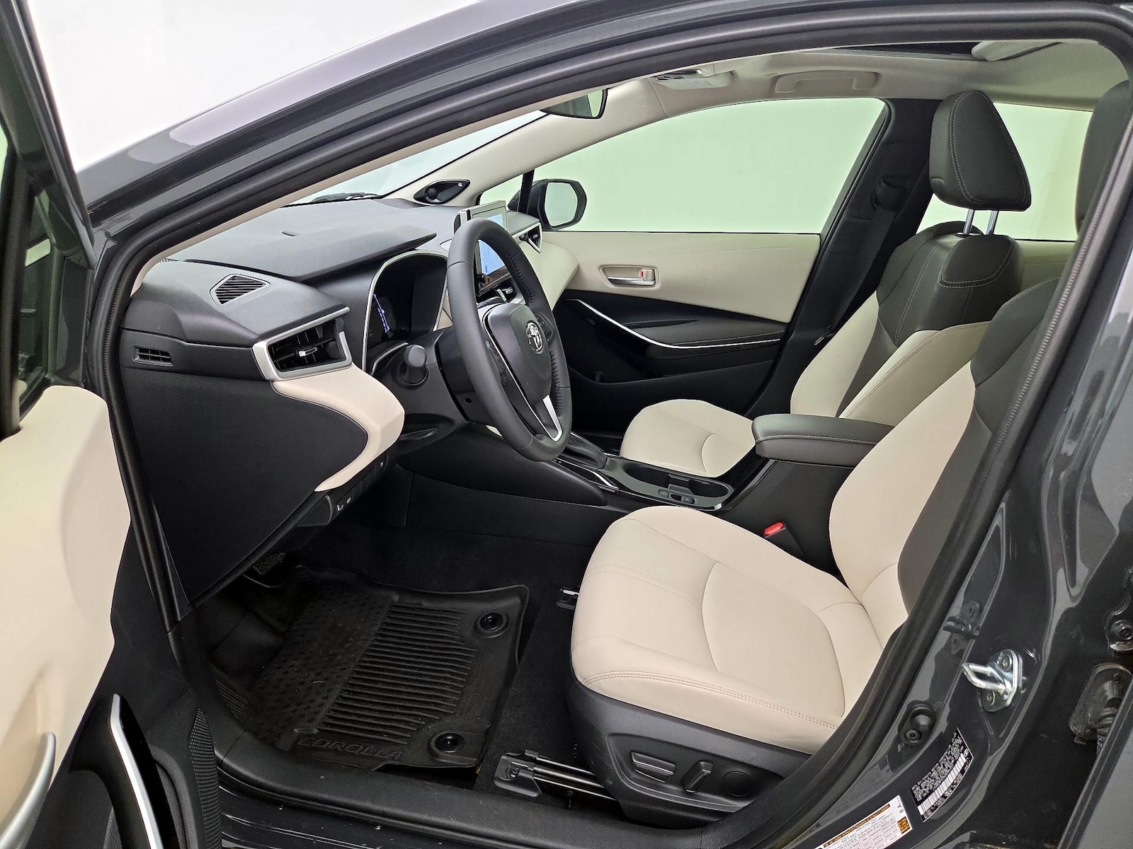 2024 Toyota Corolla XLE - Photo 12