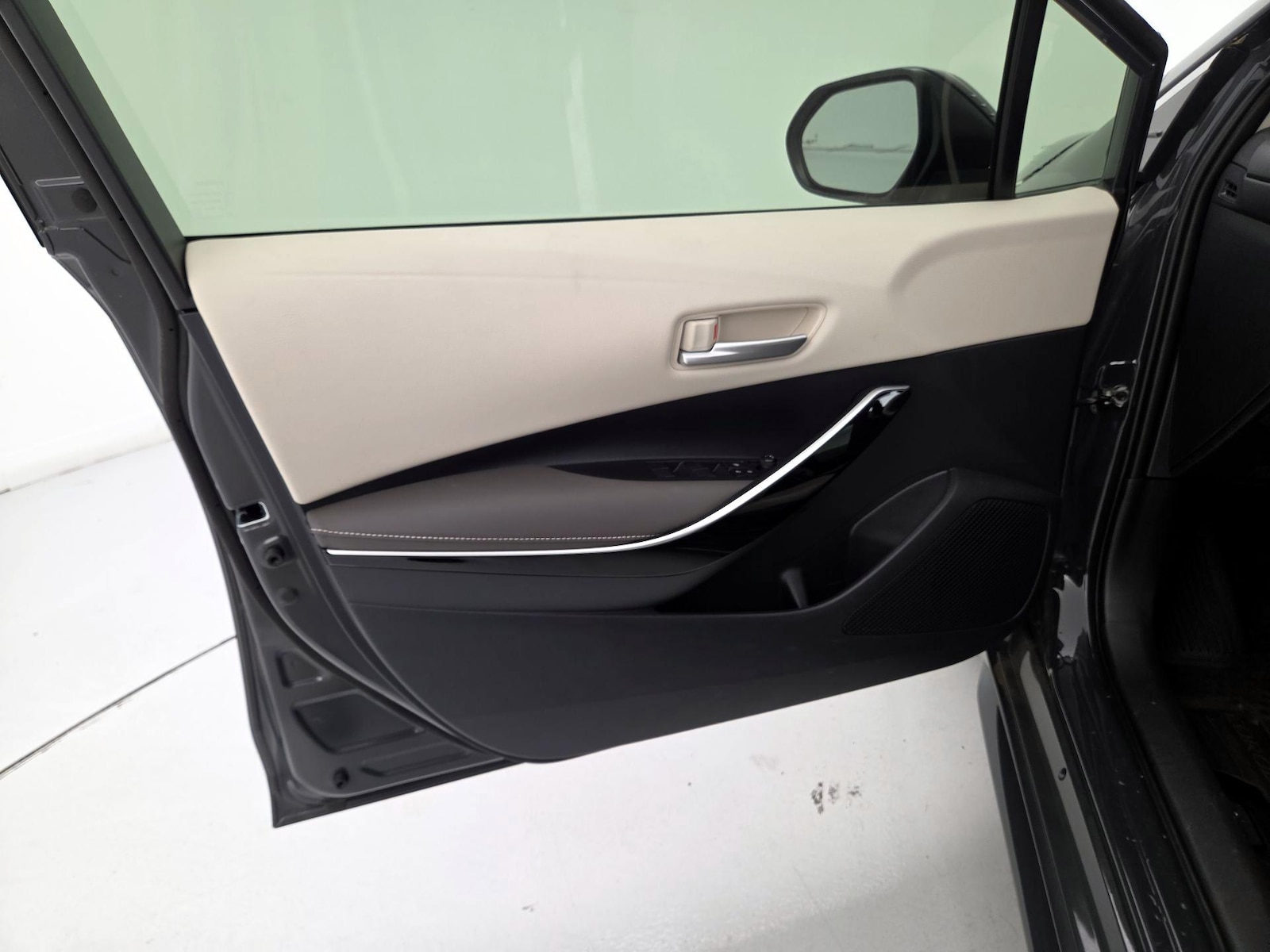 2024 Toyota Corolla XLE - Photo 13