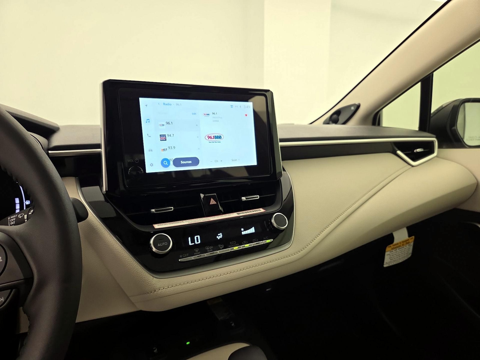 2024 Toyota Corolla XLE - Photo 17
