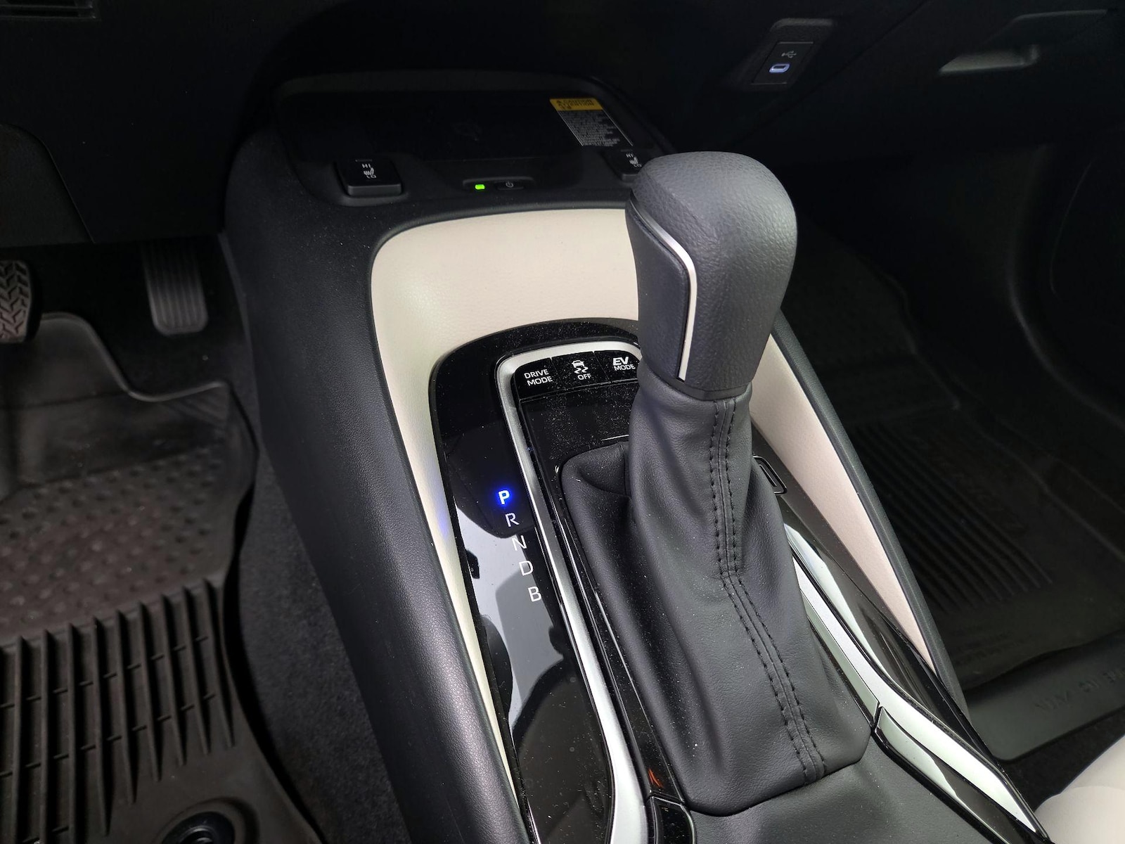 2024 Toyota Corolla XLE - Photo 19
