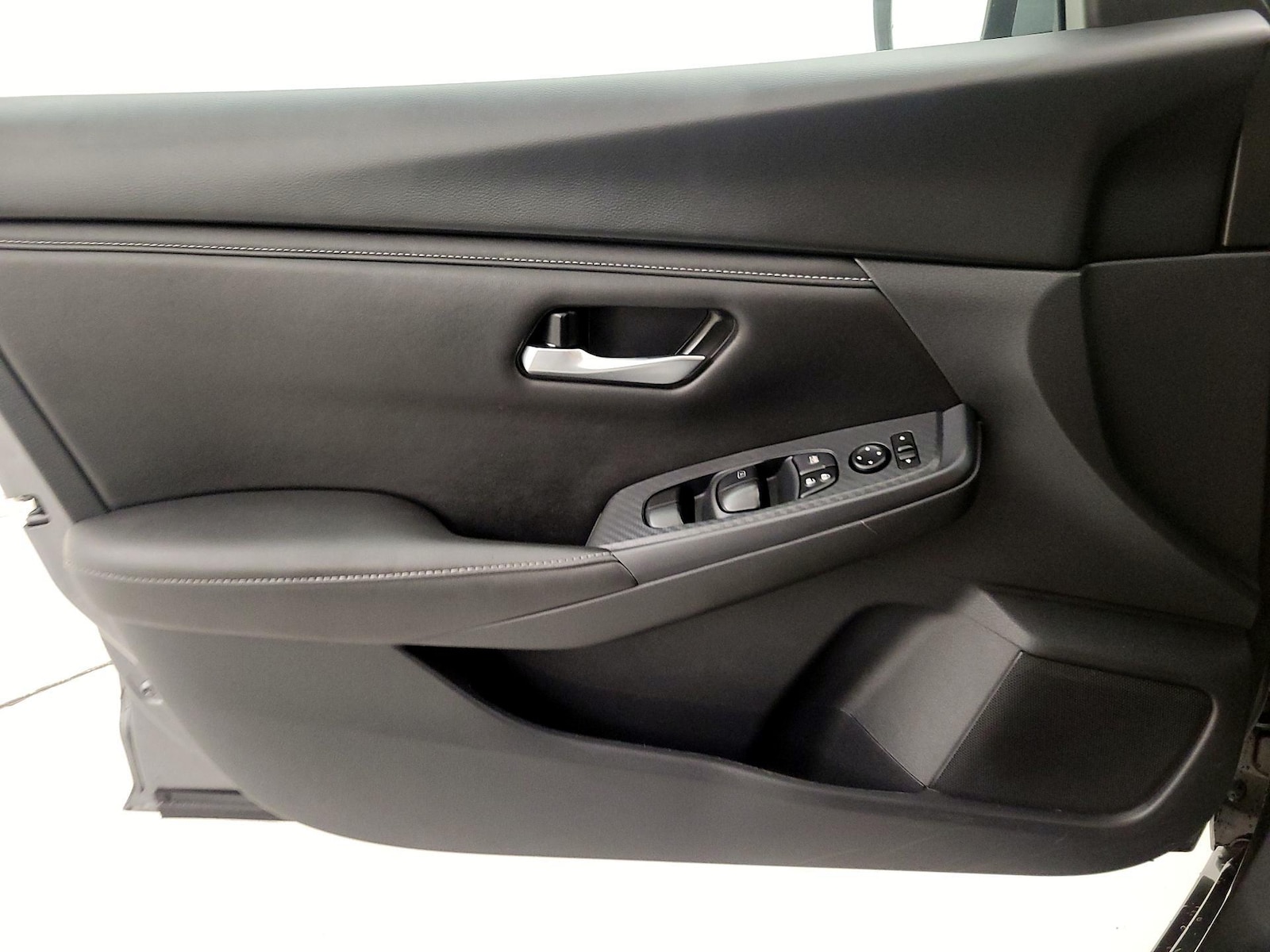 2025 Nissan Sentra SV - Photo 13