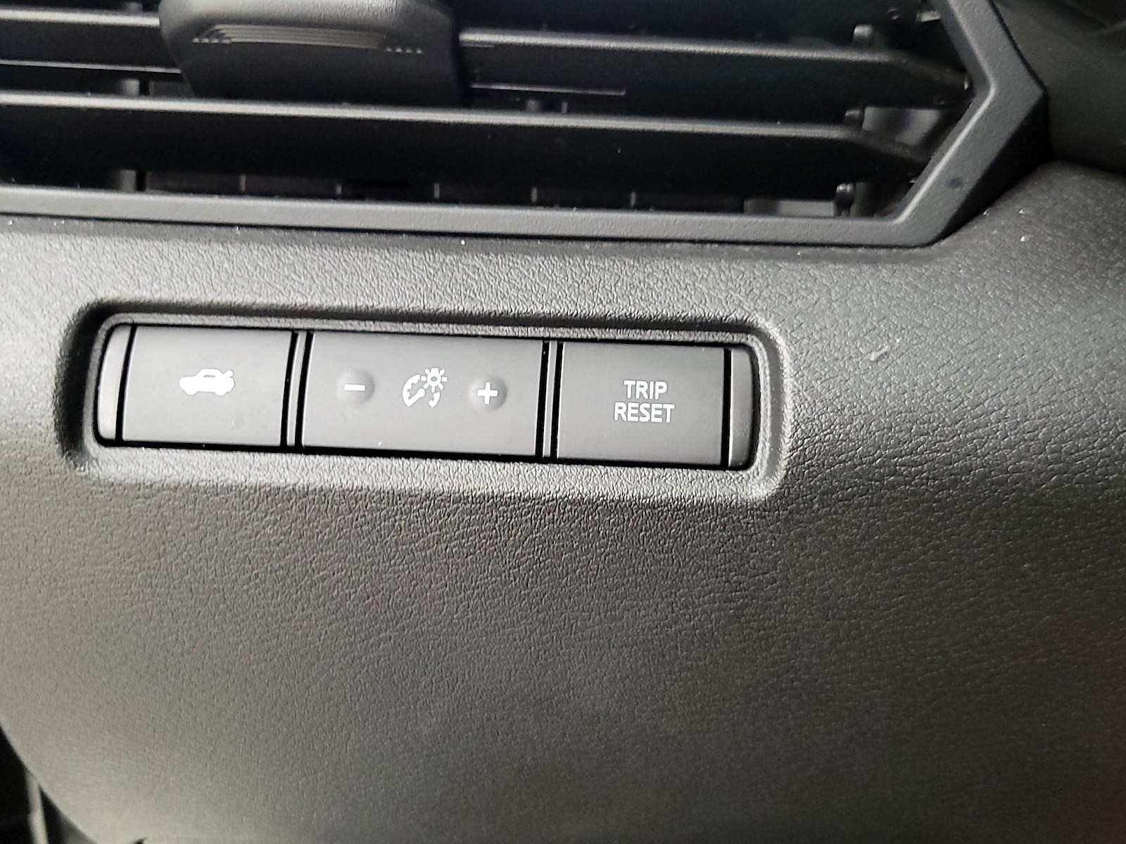 2025 Nissan Altima SV - Photo 14