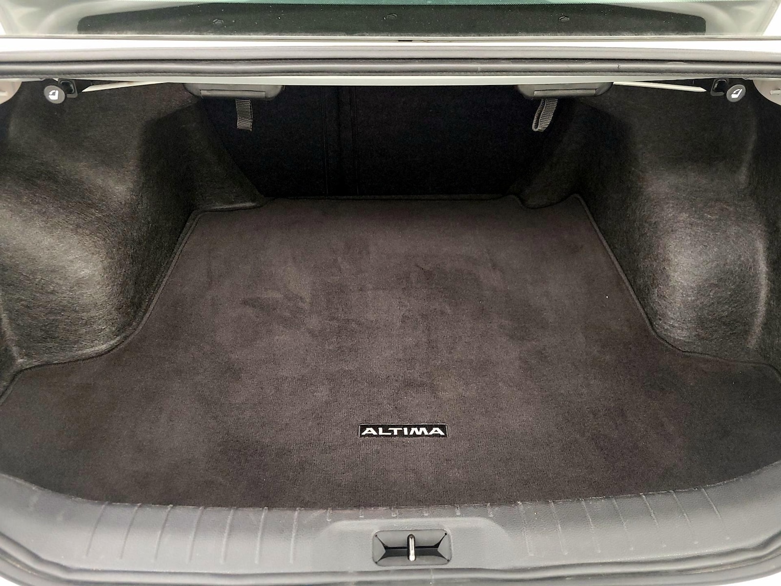 2025 Nissan Altima SV - Photo 21