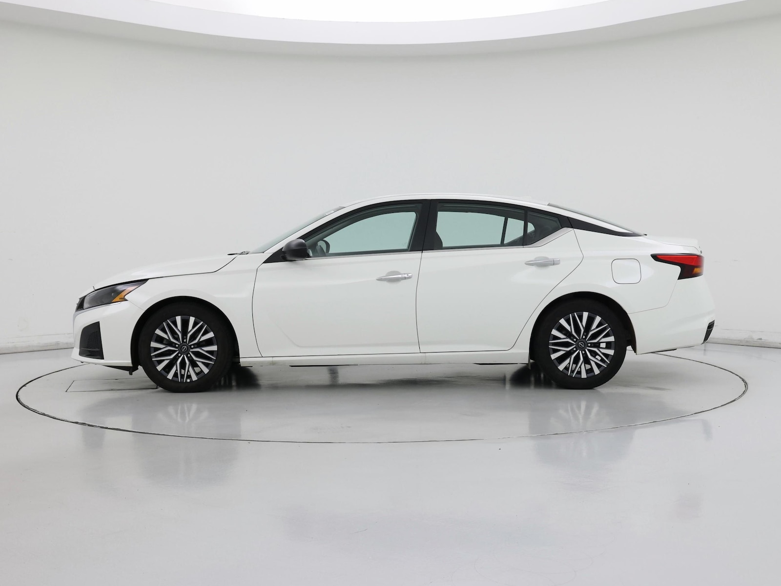 2025 Nissan Altima SV - Photo 4