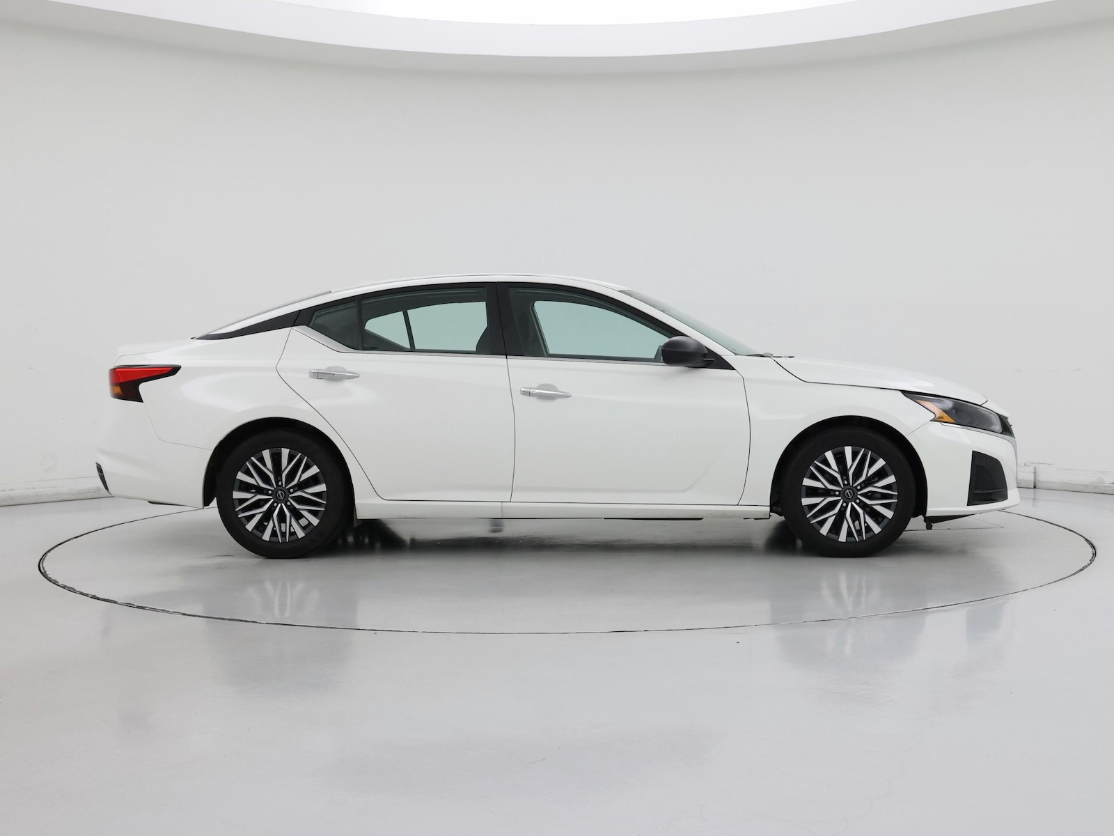 2025 Nissan Altima SV - Photo 8